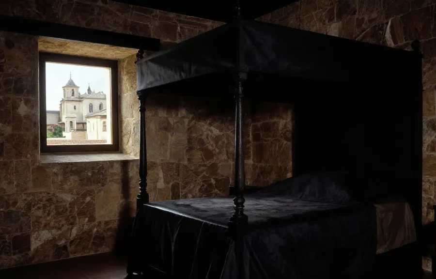 ¿Se puede ver hoy la ventana desde la que Carlos V oía misa en la cama, en Yuste?